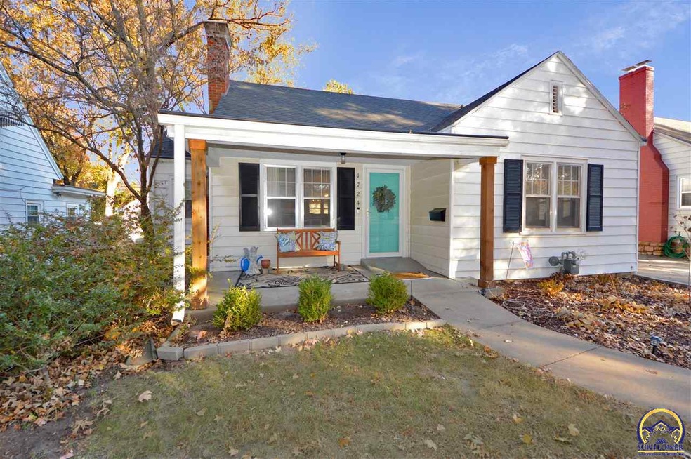 1724 SW Webster Ave, Topeka, KS 66604 - photo 1
