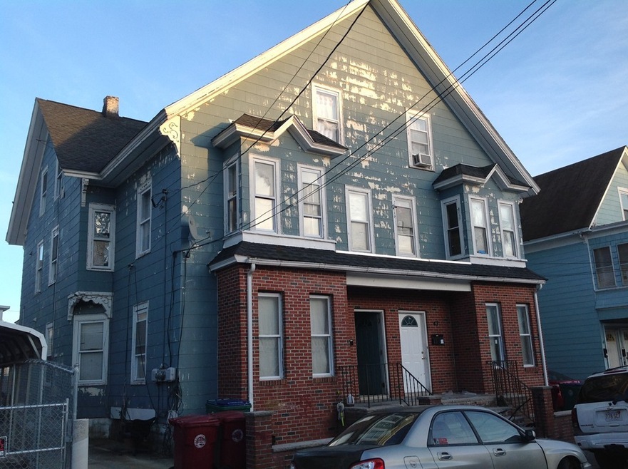 41 Royal St, Lowell, MA 01851 - photo 1