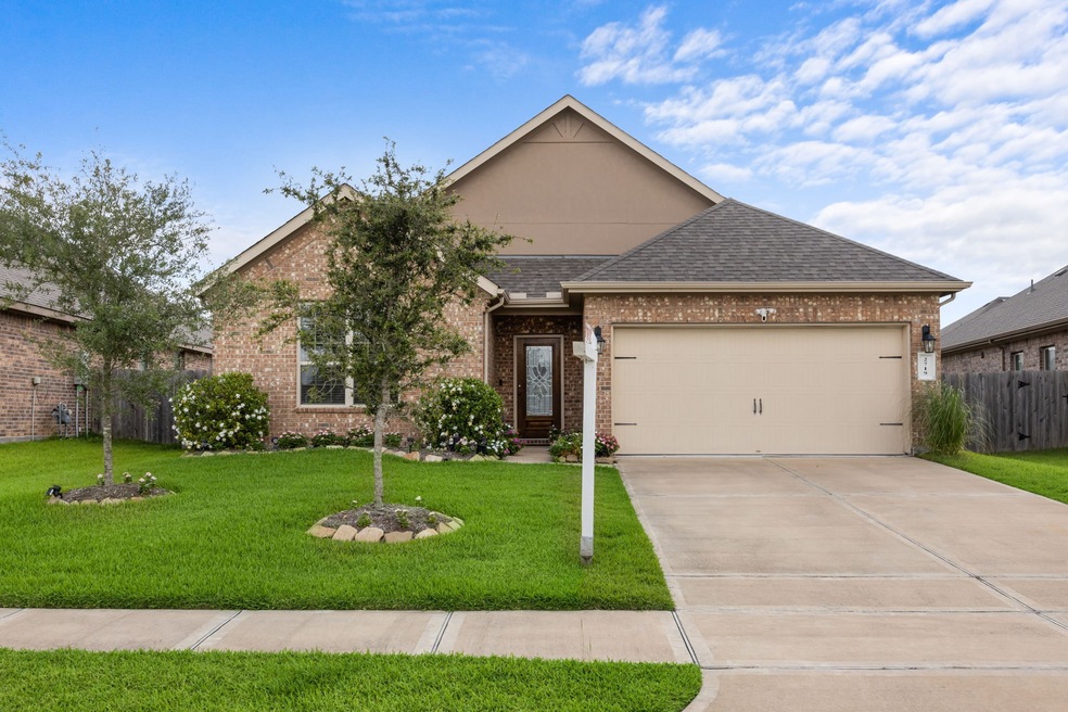2719 Westland Ln, Pearland, TX 77581 - photo 1