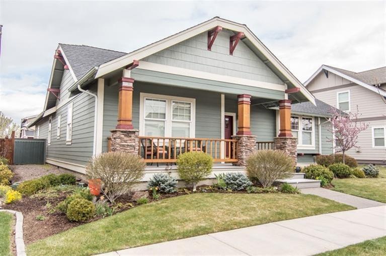 1619 NW Hemlock Ave, Redmond, OR 97756 - photo 1