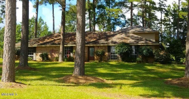 2100 Shawnee Dr, McComb, MS 39648 - photo 1