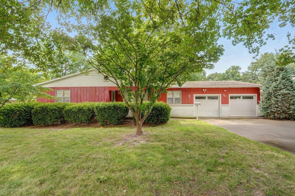 812 W Riverside St-2
