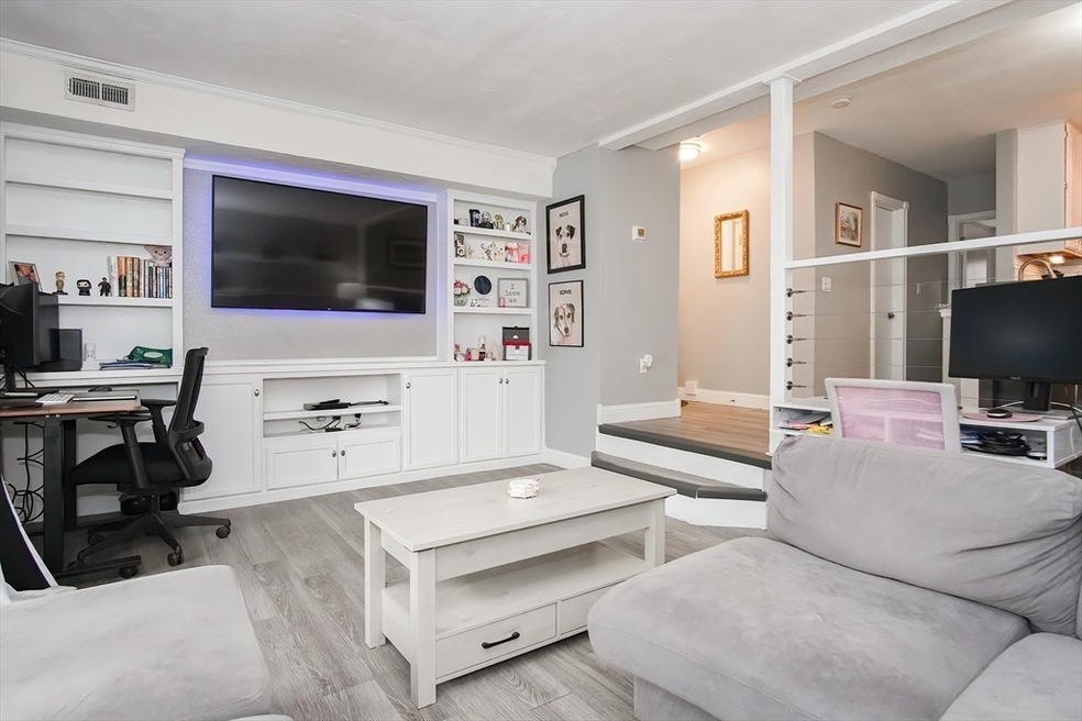 120 Tall Oaks Dr unit D1, South Weymouth, MA 02190 - photo 1