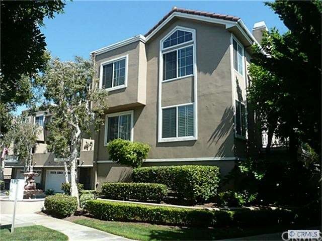 Beautiful Seacliff Club Series Complex.