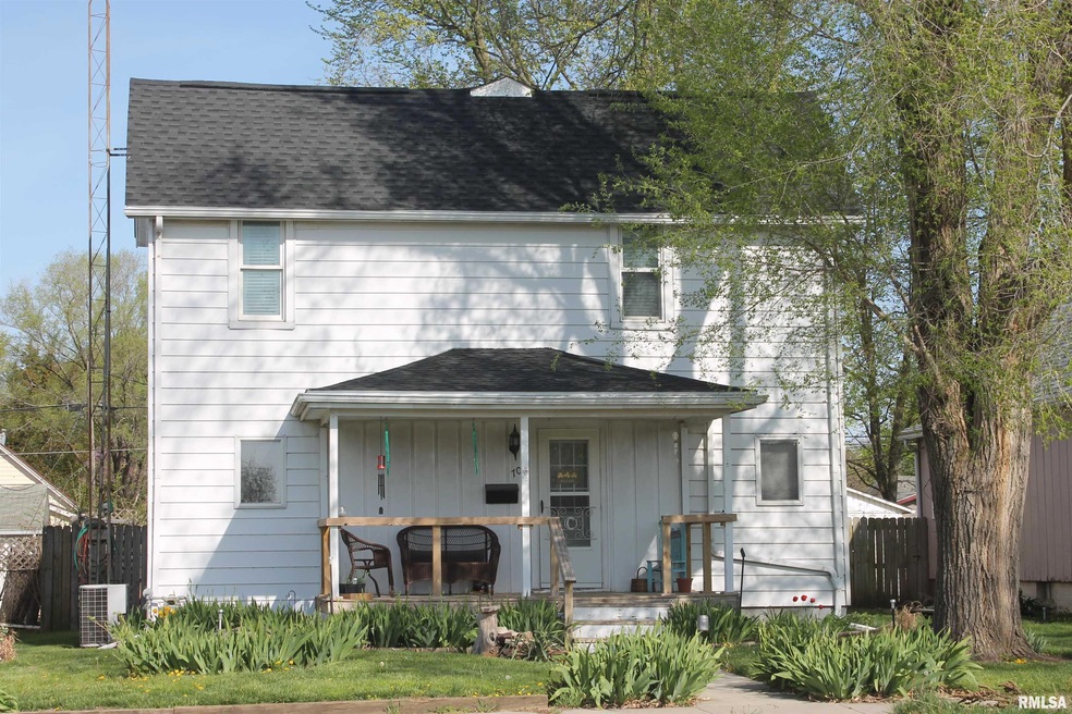 709 N Sherman St, Lincoln, IL 62656 - photo 1