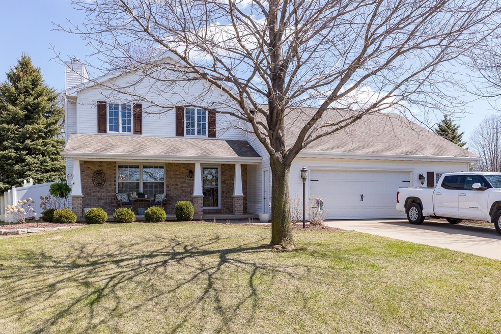 N9588 Onyx Ct, Appleton, WI 54915 - photo 1