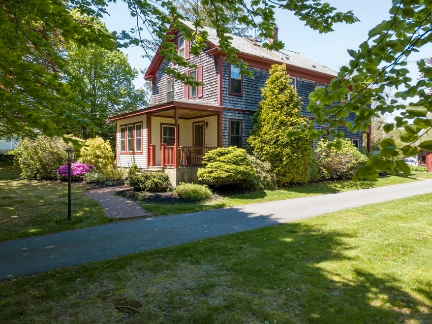 114 Bramans Ln, Portsmouth, RI 02871 - photo 1