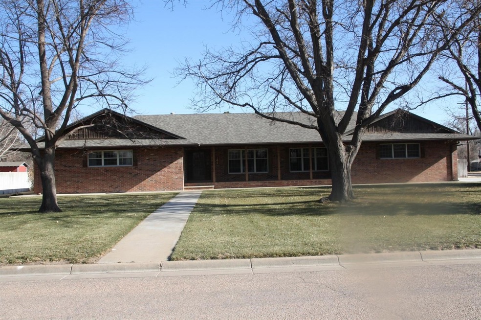 100 N Jackson St, Hugoton, KS 67951 - photo 1