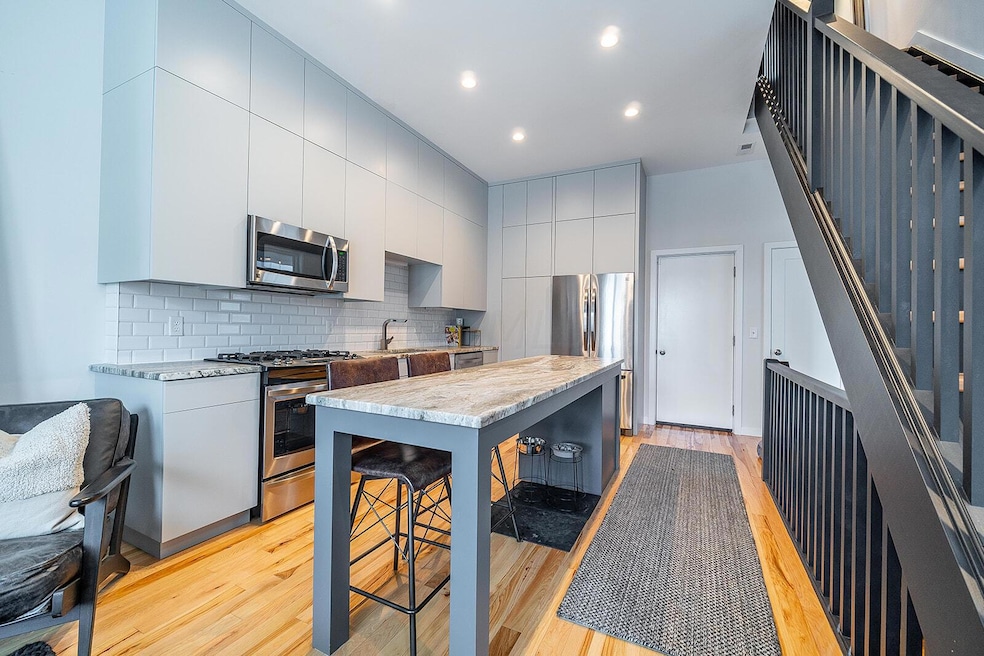 990 Summit (Interior)-5