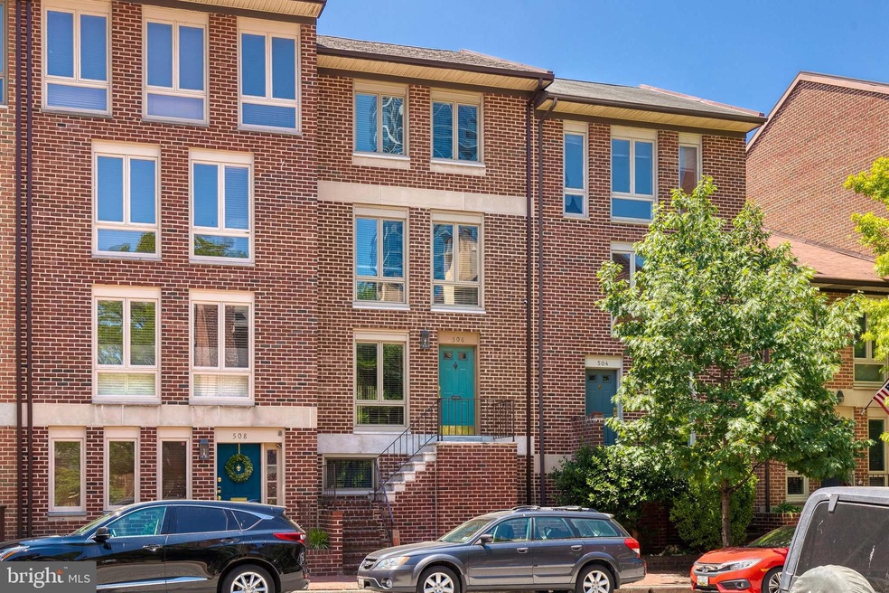 506 S Hanover St, Baltimore, MD 21201 - photo 1