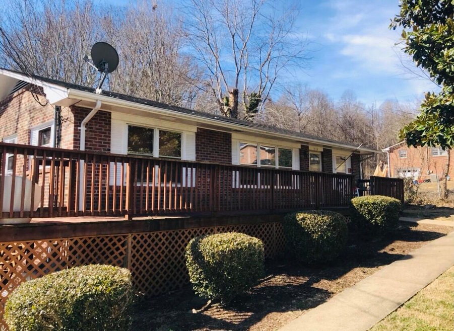 1414 Stoneybrook Dr, Johnson City, TN 37601 - photo 1