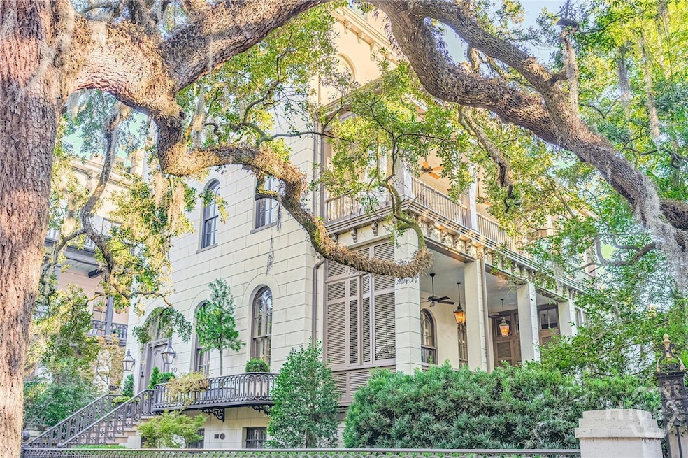 20 W Gaston St, Savannah, GA 31401 - photo 1