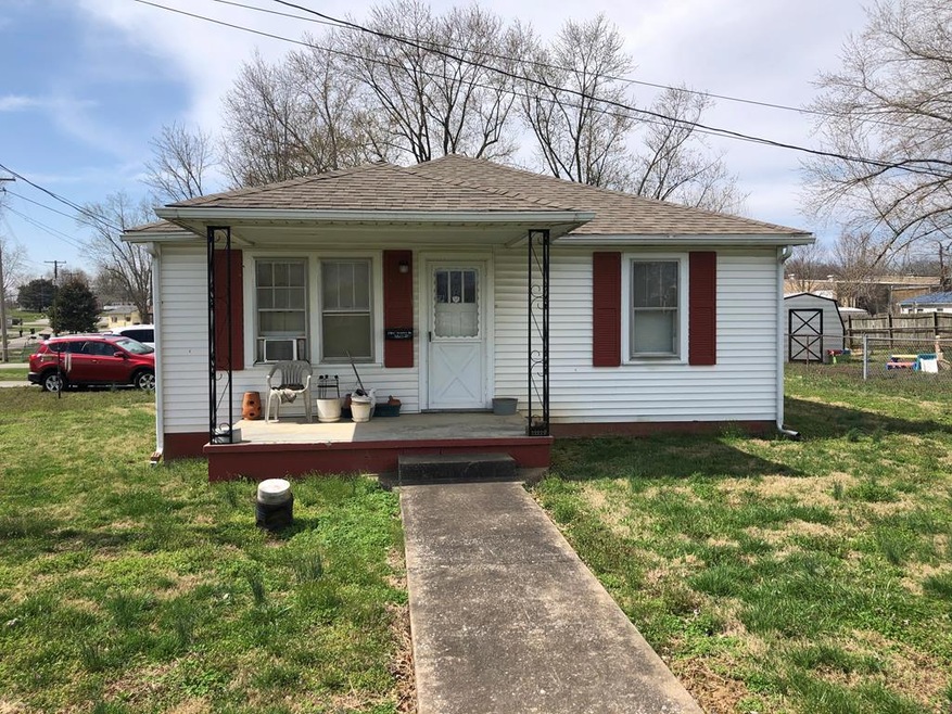 1701 Woodson Dr, Hopkinsville, KY 42240 - photo 1