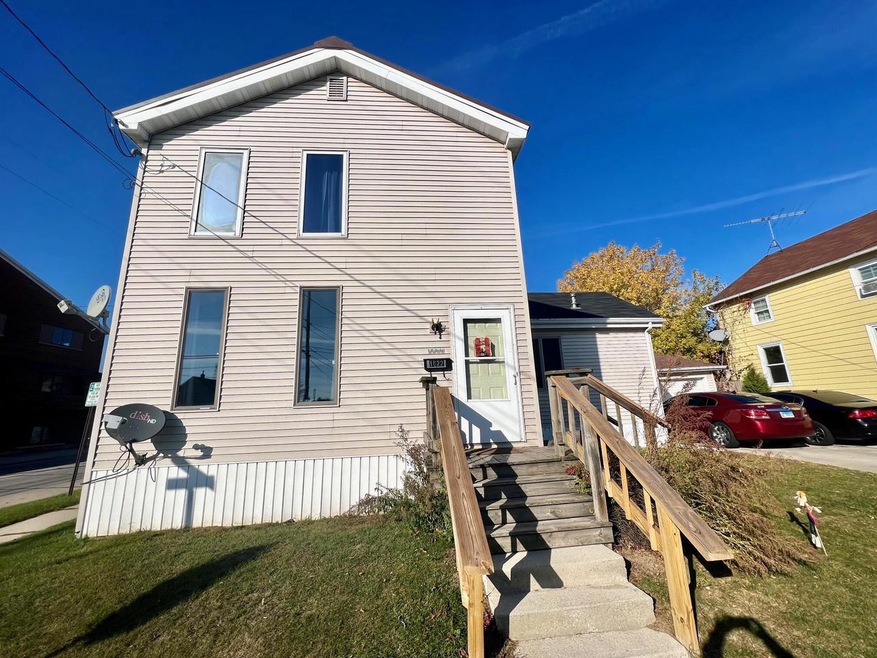 1622 17th St, Two Rivers, WI 54241 - photo 1