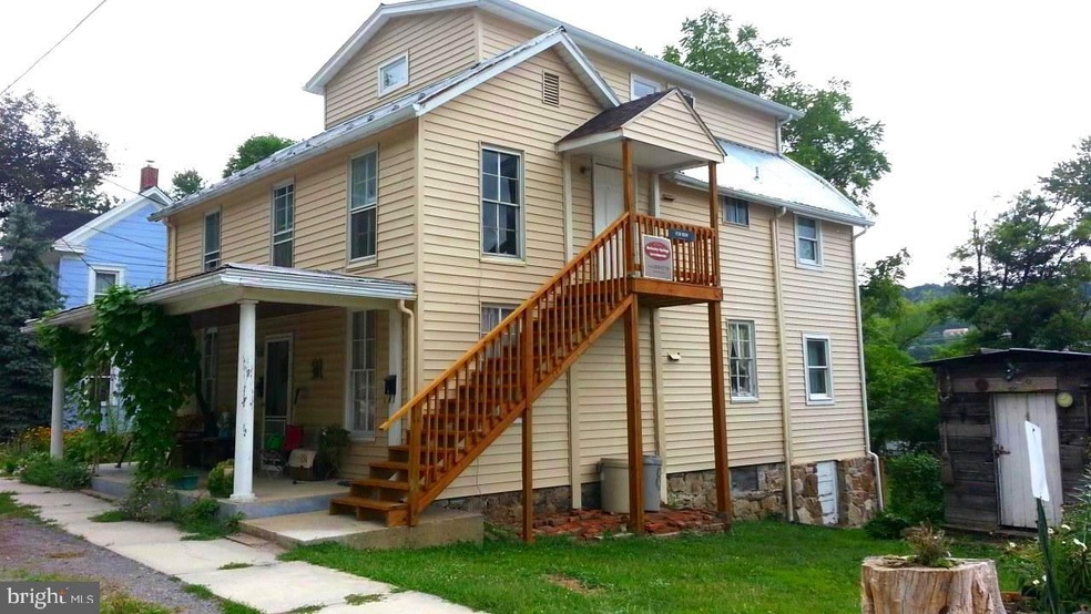 312 Wilkes St unit 3, Berkeley Springs, WV 25411 - photo 1
