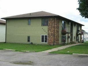 3935 21st Avenue Place, Cedar Rapids, IA 52404 - photo 1