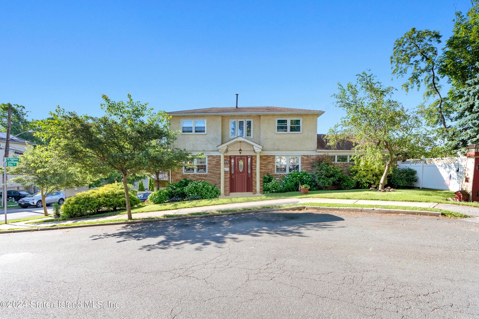12 St Stephens Place, Staten Island, NY 10306 - photo 1