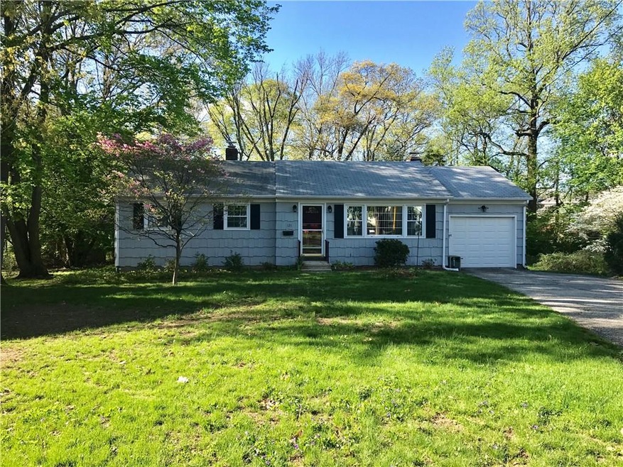 121 Green Knolls Ln, Fairfield, CT 06824 - photo 1