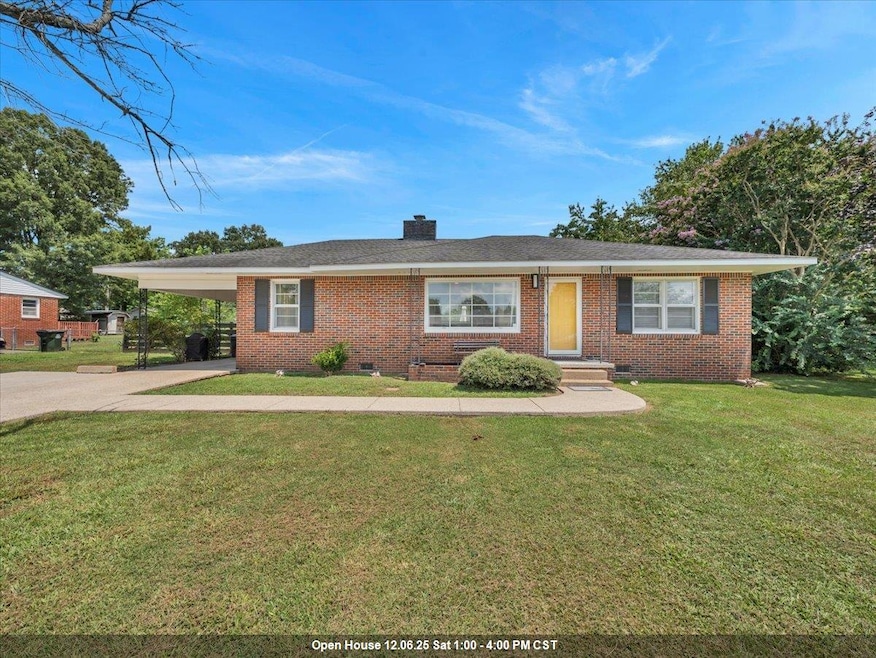 706 Meadowview St, Athens, AL 35611 - photo 1