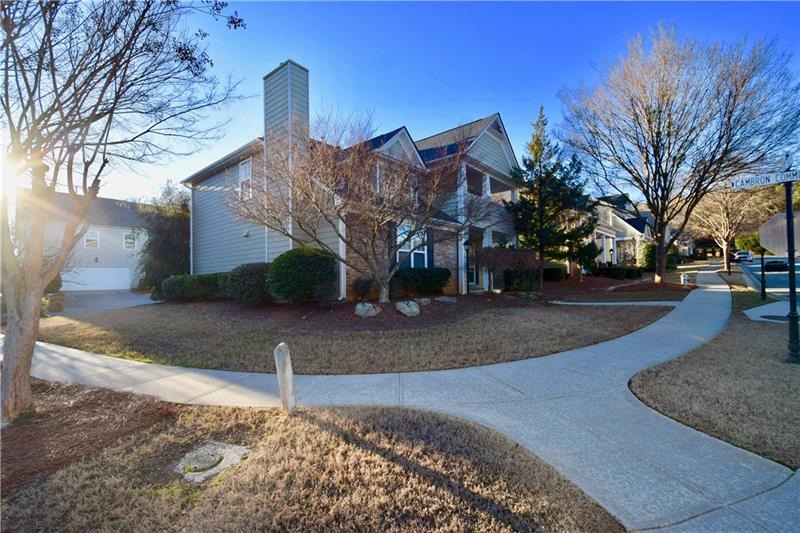 Beautiful Curb Appeal with a Side Yard