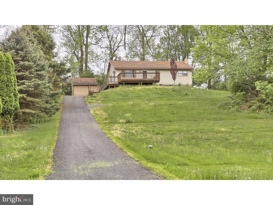 122 Clinton Dr, Mohnton, PA 19540 - photo 1