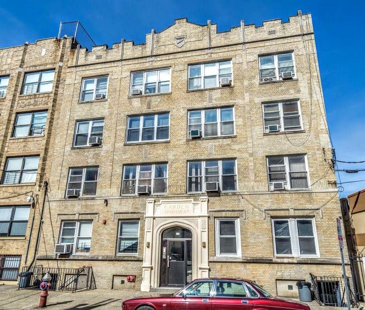 135 van Wagenen Ave unit 1D, Jersey City, NJ 07306 - photo 1