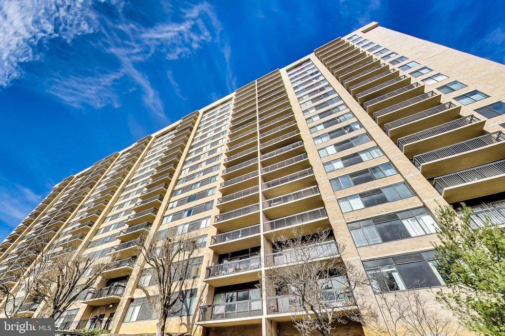 Skyline House unit 313, Baileys Crossroads, VA 22041 - photo 1