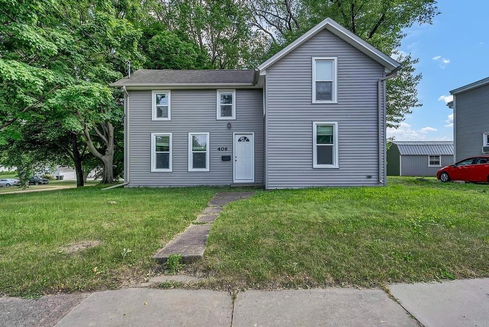 406 W 12th St, Cedar Falls, IA 50613 - photo 1