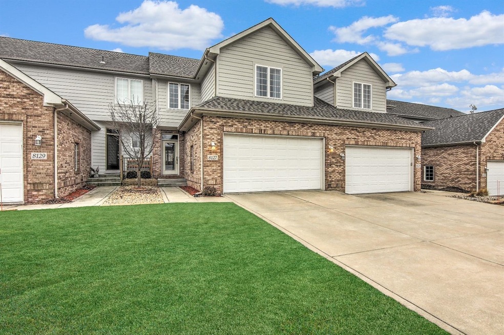 8127 Tuckaway Ct, Crown Point, IN 46307 - photo 1