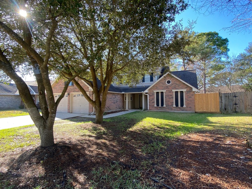 722 Regency Ct, Friendswood, TX 77546 - photo 1