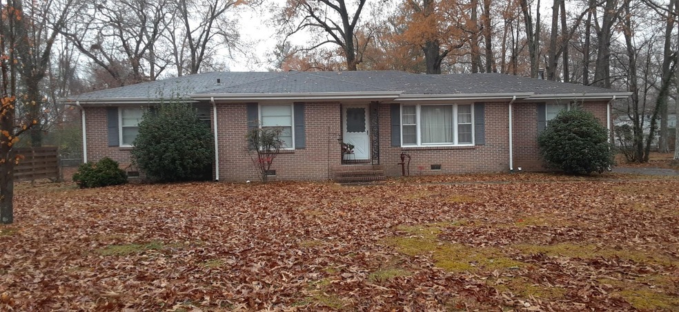 705 Lowry St, Manchester, TN 37355 - photo 1