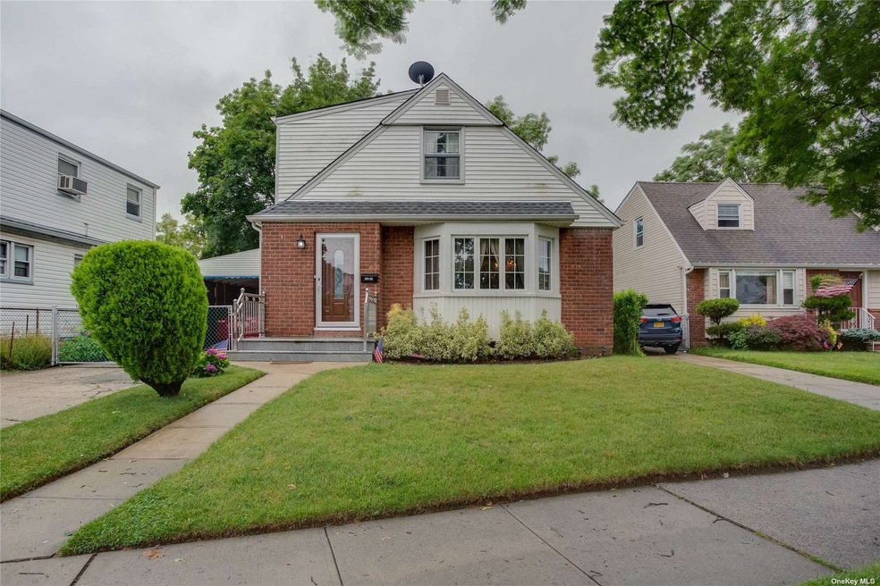 268-14 Union Turnpike, Glen Oaks, NY 11004 - photo 1