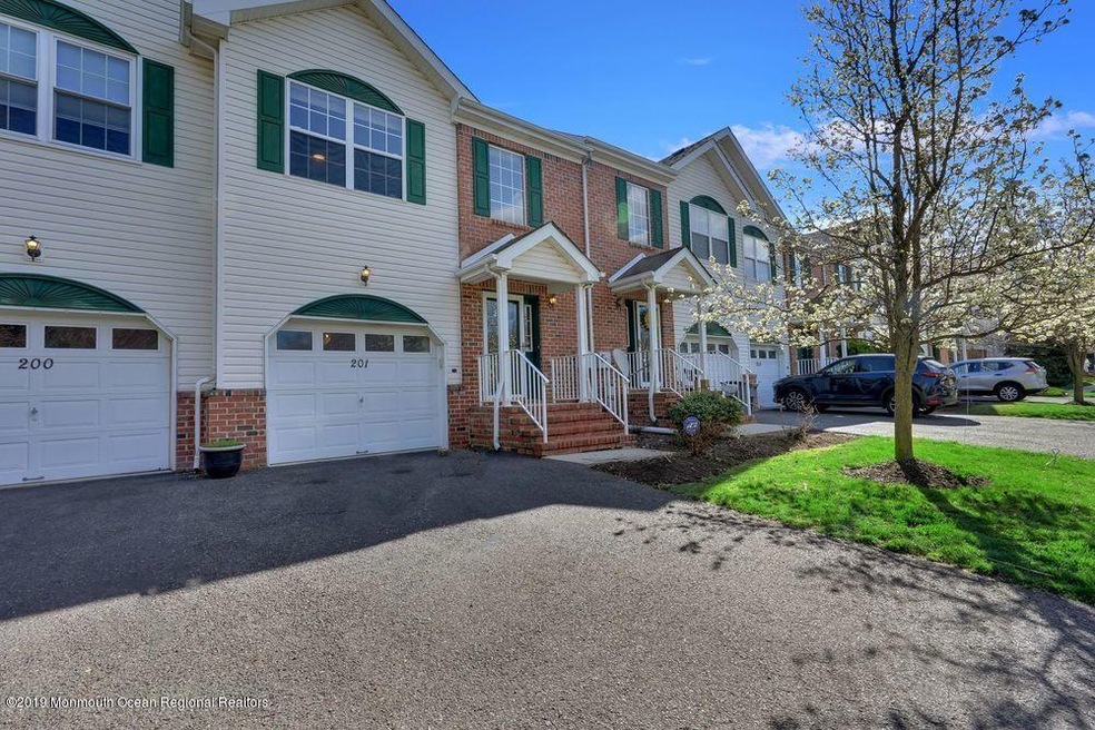 201 Finch Ct, Manalapan, NJ 07726 - photo 1