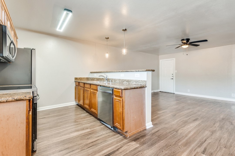 4915 Reiger Ave unit H, Dallas, TX 75214 - photo 1