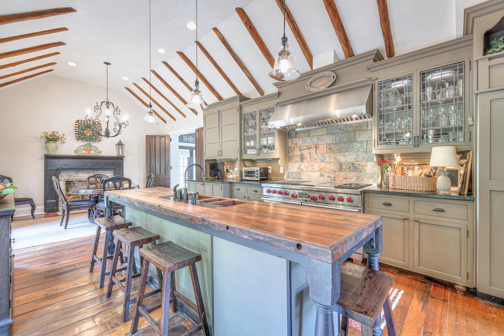 Sold $1,200,000 • Co-Listing Agent