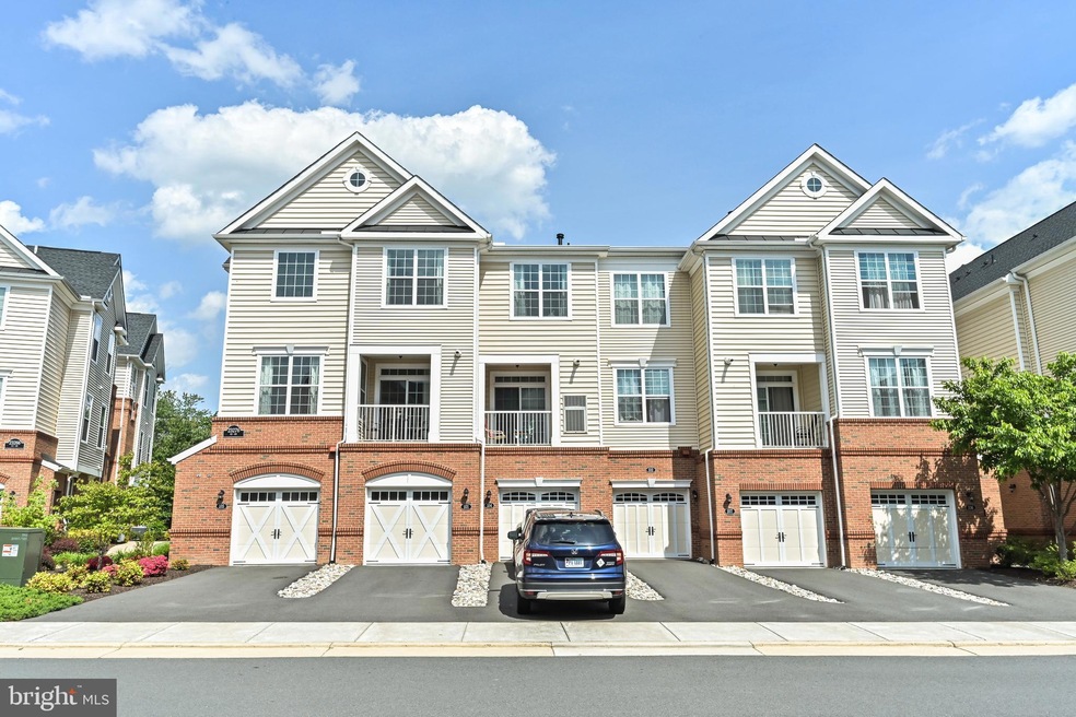 23276 Southdown Manor Terrace unit 102, Ashburn, VA 20148 - photo 1