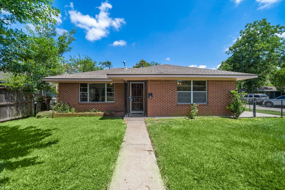 3043 Trenton Rd, Houston, TX 77093 - photo 1