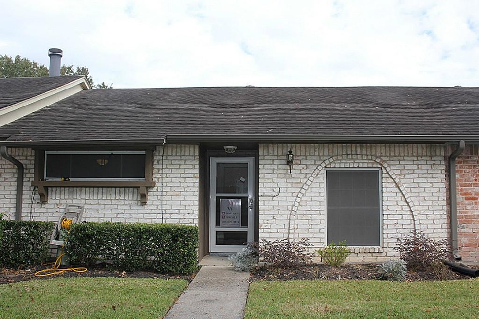 3920 Laura Leigh Dr, Friendswood, TX 77546 - photo 1