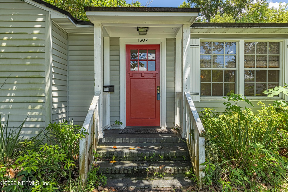 1307 Pine Grove Ct, Jacksonville, FL 32205 - photo 1