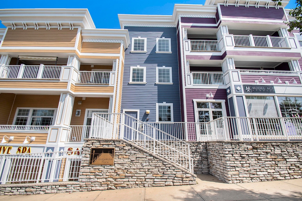 225 N Whittaker Street 7