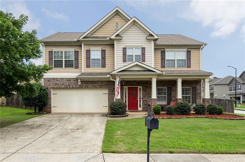 SPACIOUS HOME IN AN AMAZING SWIM/TENNIS COMMUNITY