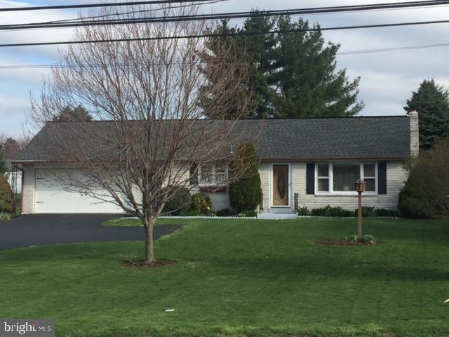 741 W Main St, New Holland, PA 17557 - photo 1