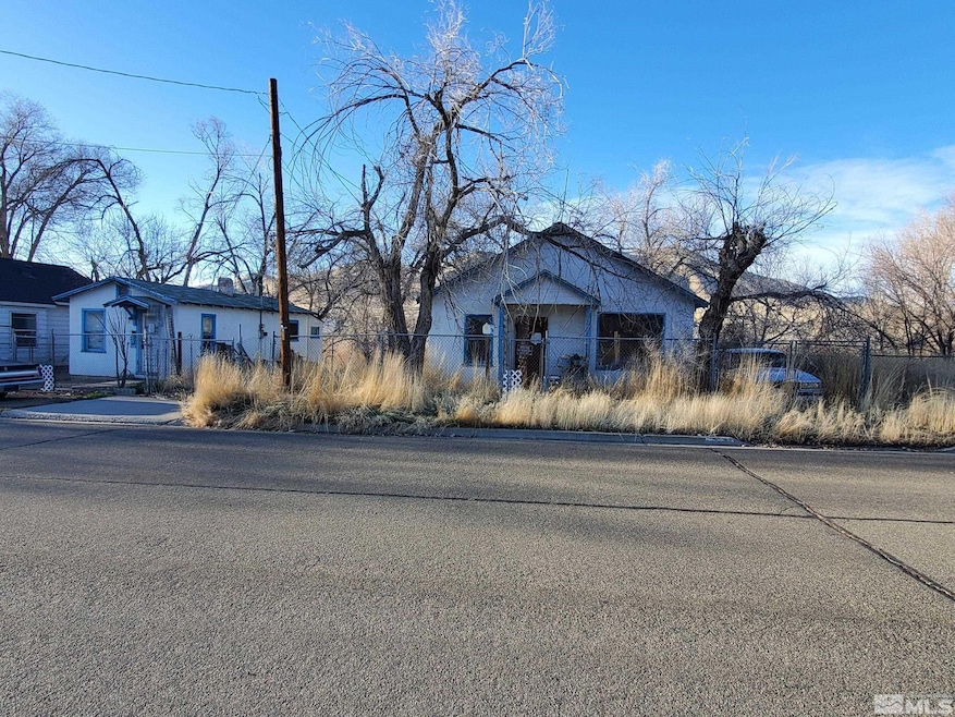 325 & 329 E Second St, Winnemucca, NV 89445 - photo 1