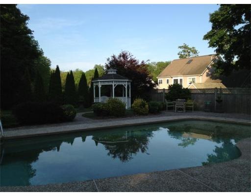 591 Elm St unit 2, South Dartmouth, MA 02748 - photo 1