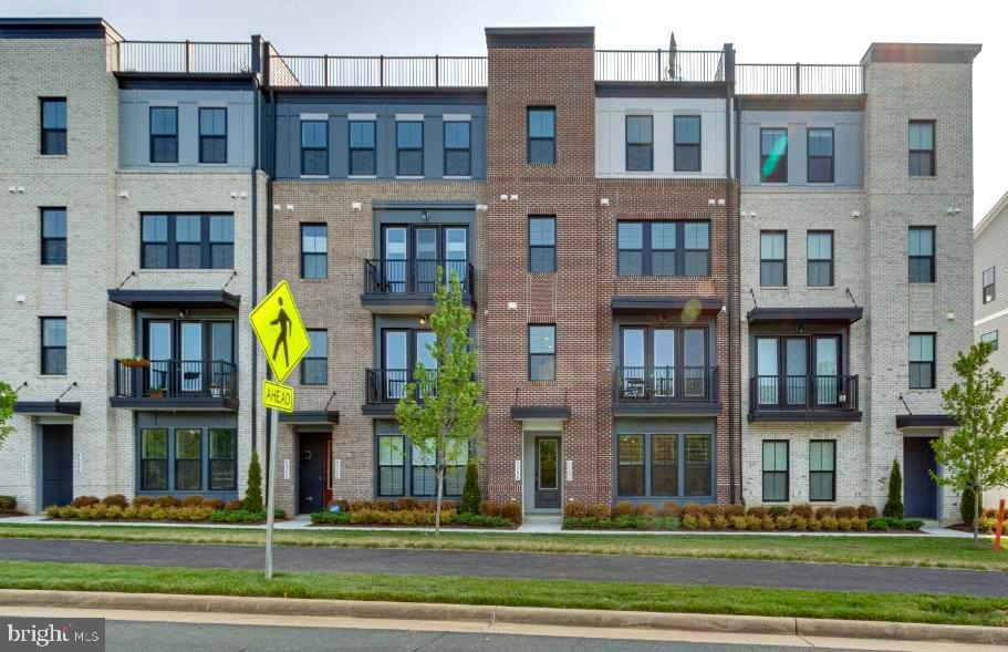 43256 Farringdon Square, Broadlands, VA 20148 - photo 1