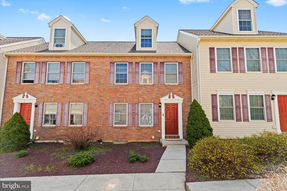 2 Weiser Ct unit 2, Womelsdorf, PA 19567 - photo 1