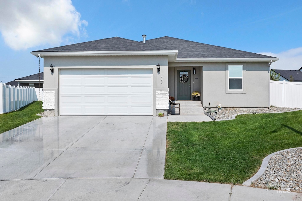 For Sale $410,000 • Co-Listing Agent