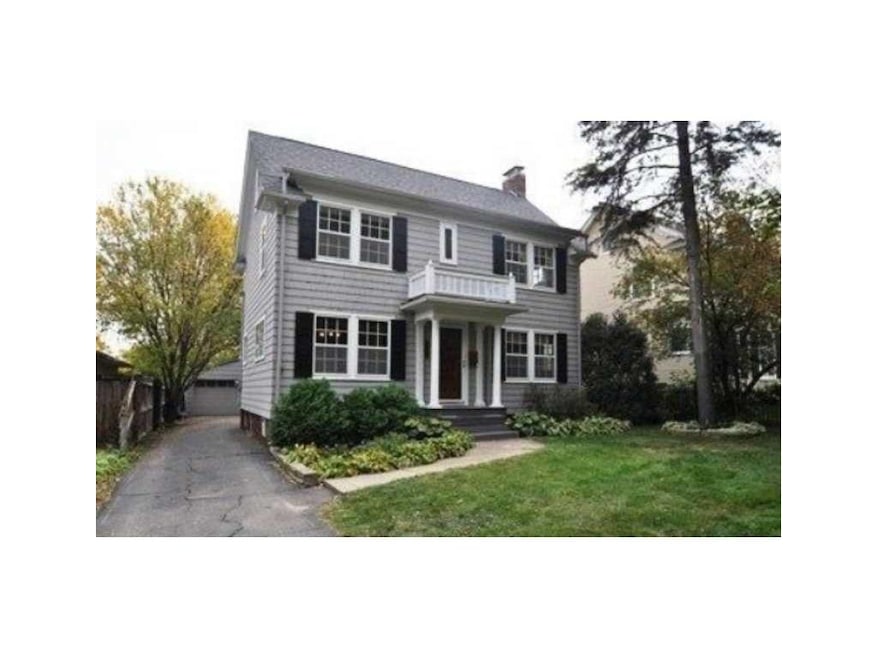 522 Forest Dr SE, Cedar Rapids, IA 52403 - photo 1