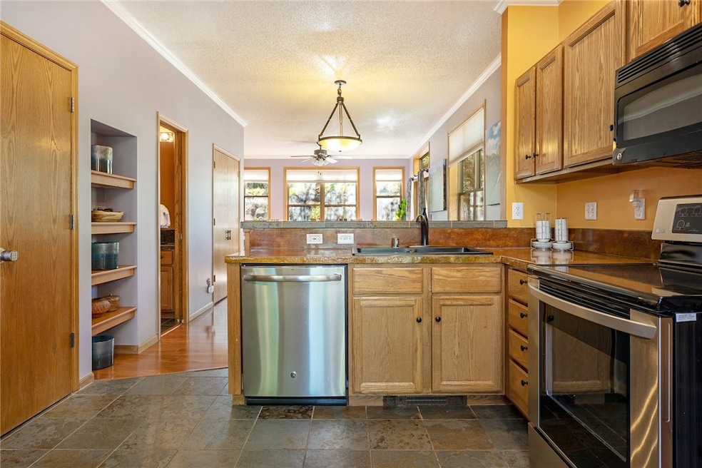 Sold $700,000 • Co-Listing Agent