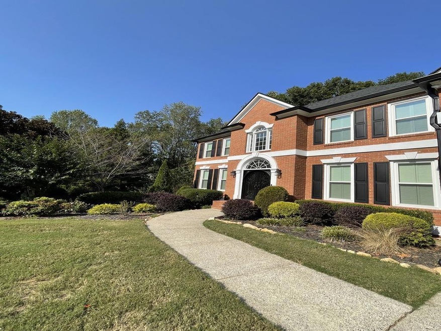 View of front of house featuring a front lawn